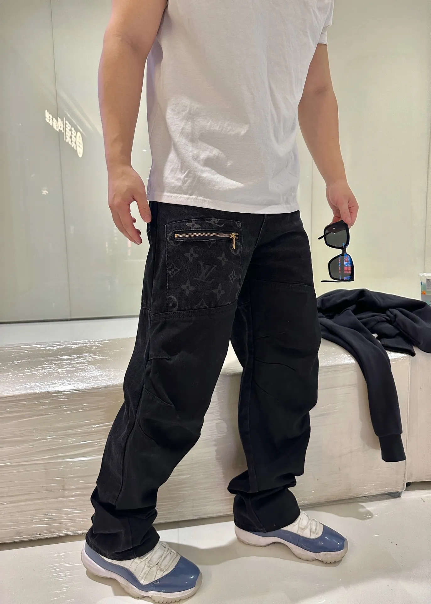 Louis Vuitton/